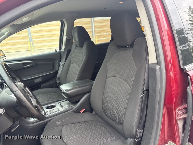 image for item DO5223 2010 Chevrolet Traverse LT SUV