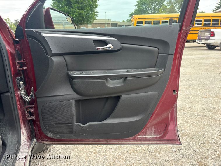 image for item DO5223 2010 Chevrolet Traverse LT SUV