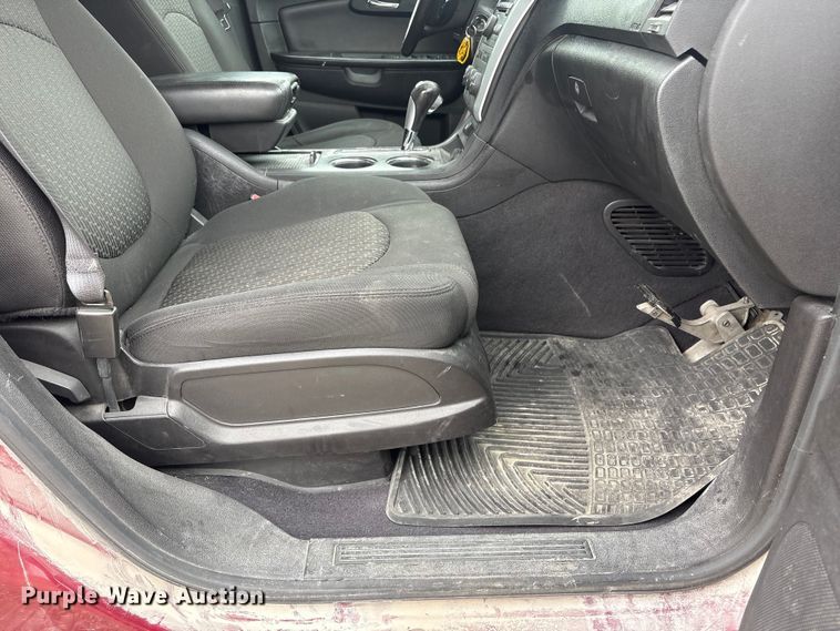 image for item DO5223 2010 Chevrolet Traverse LT SUV