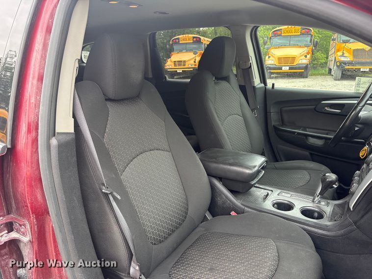 image for item DO5223 2010 Chevrolet Traverse LT SUV