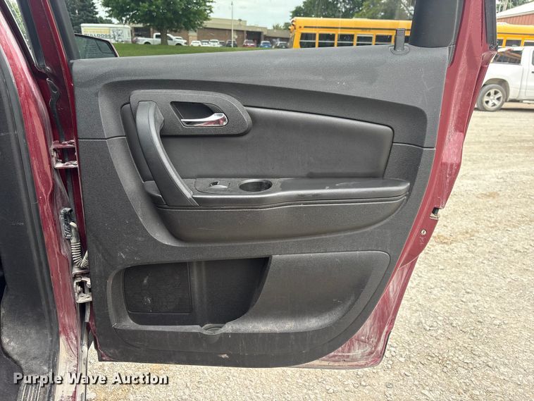 image for item DO5223 2010 Chevrolet Traverse LT SUV