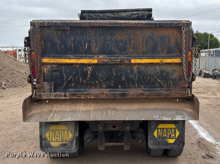 image for item DS6827 2002 International 2554 dump truck