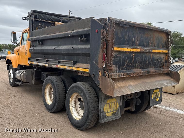 image for item DS6827 2002 International 2554 dump truck