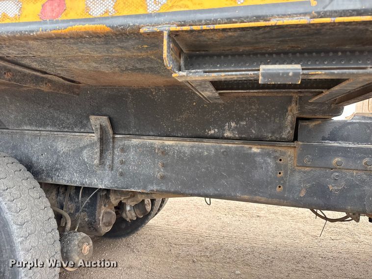 image for item DS6827 2002 International 2554 dump truck