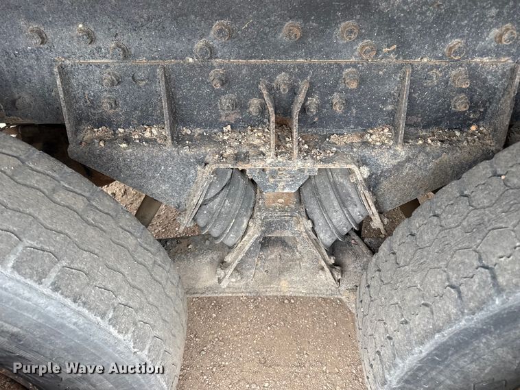 image for item DS6827 2002 International 2554 dump truck