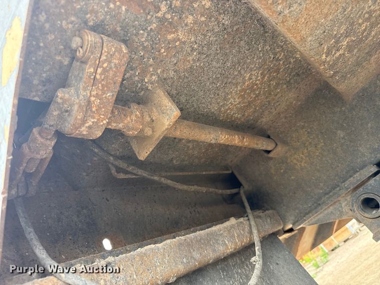 image for item DS6827 2002 International 2554 dump truck