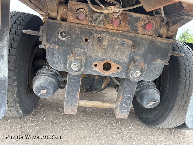 image for item DS6827 2002 International 2554 dump truck
