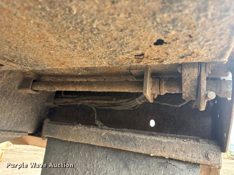 image for item DS6827 2002 International 2554 dump truck