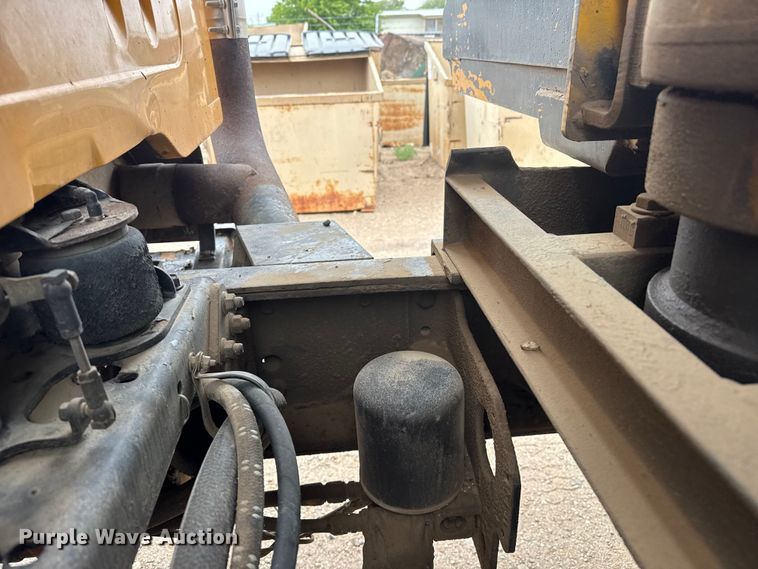 image for item DS6827 2002 International 2554 dump truck