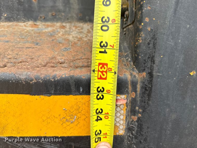 image for item DS6827 2002 International 2554 dump truck