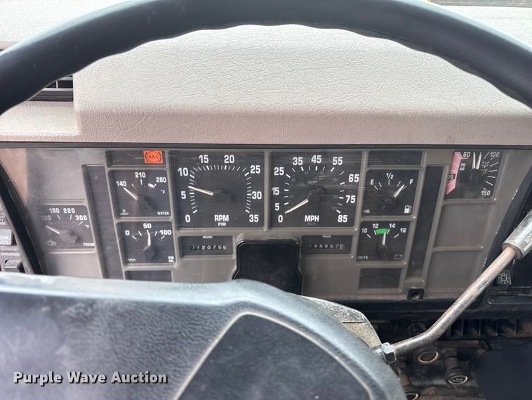 image for item DS6827 2002 International 2554 dump truck