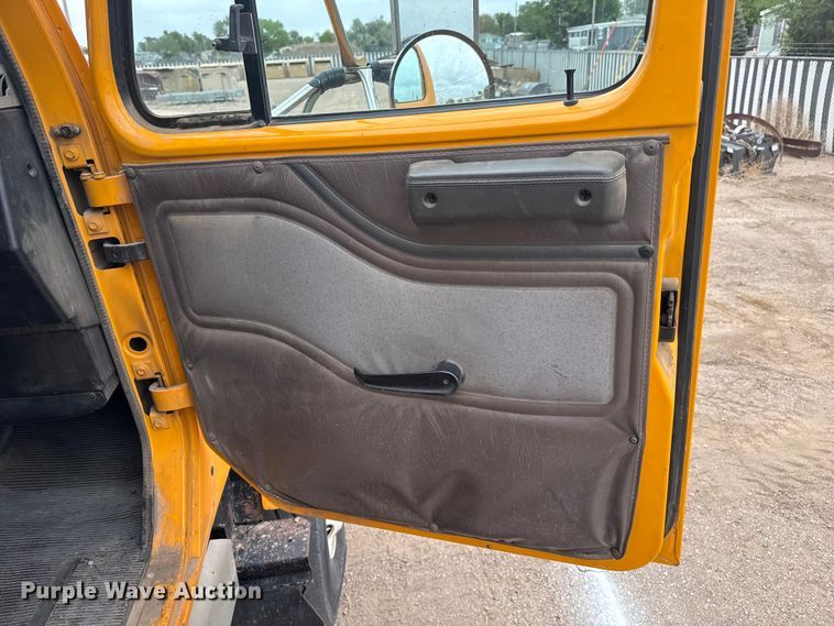 image for item DS6827 2002 International 2554 dump truck