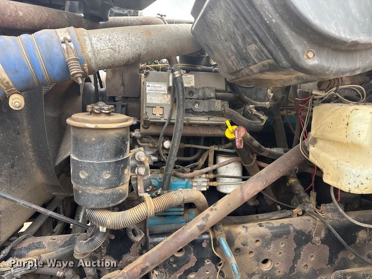 image for item DS6827 2002 International 2554 dump truck