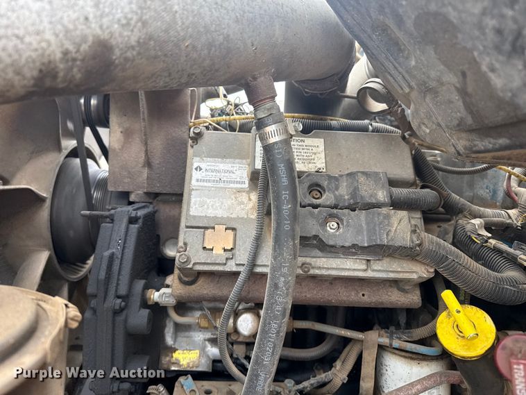 image for item DS6827 2002 International 2554 dump truck