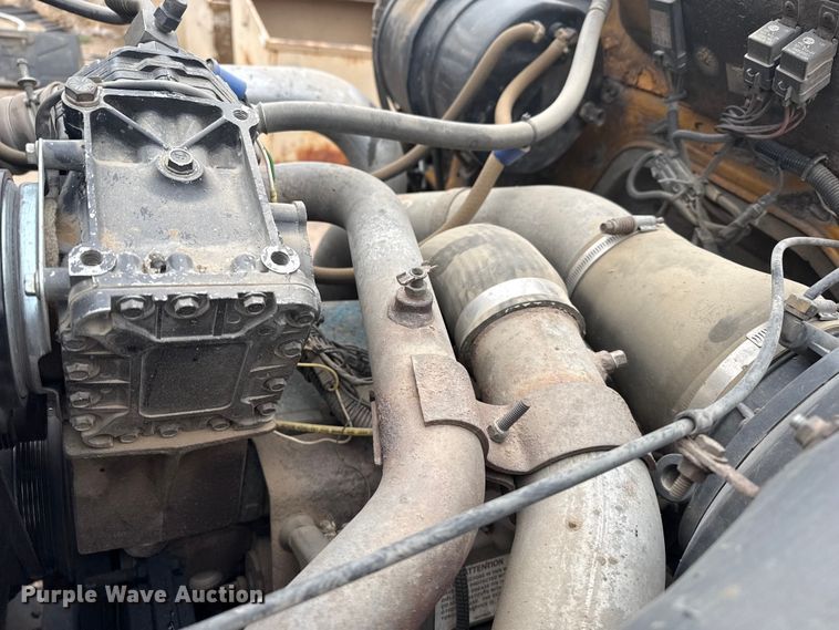 image for item DS6827 2002 International 2554 dump truck