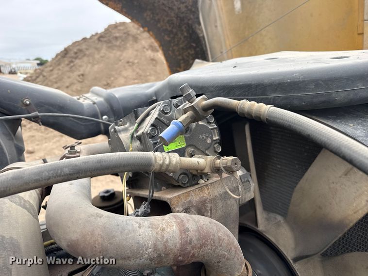 image for item DS6827 2002 International 2554 dump truck