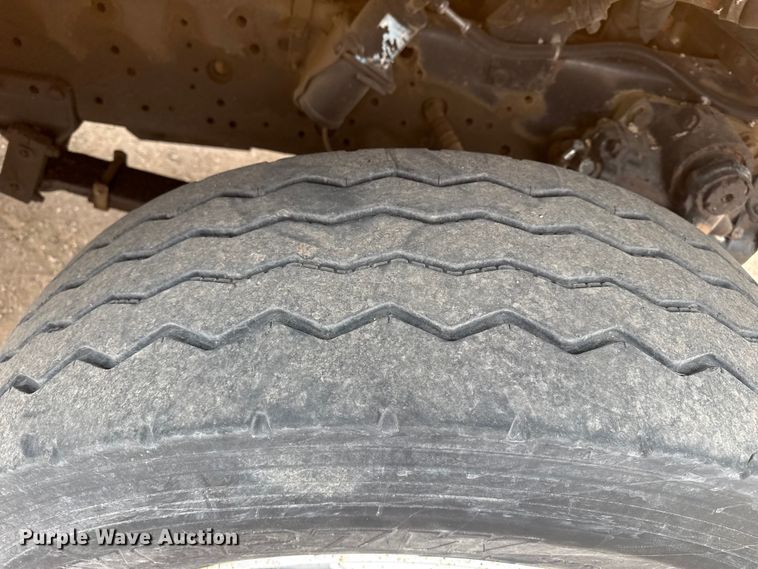 image for item DS6827 2002 International 2554 dump truck