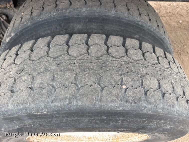 image for item DS6827 2002 International 2554 dump truck