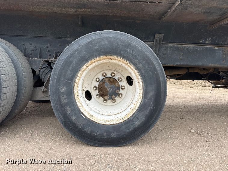 image for item DS6827 2002 International 2554 dump truck