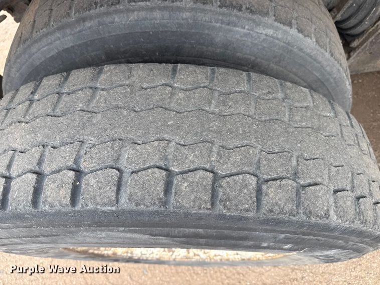 image for item DS6827 2002 International 2554 dump truck