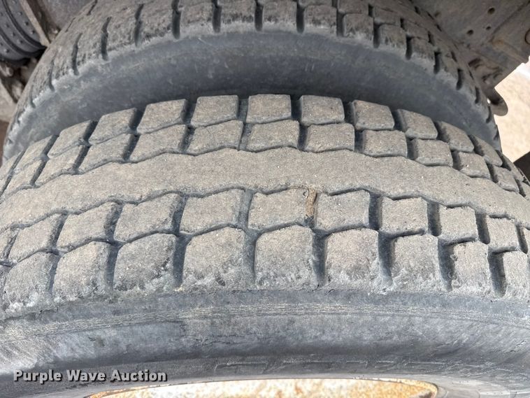 image for item DS6827 2002 International 2554 dump truck