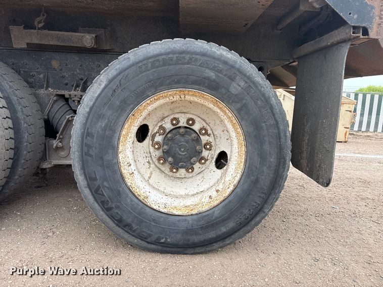 image for item DS6827 2002 International 2554 dump truck