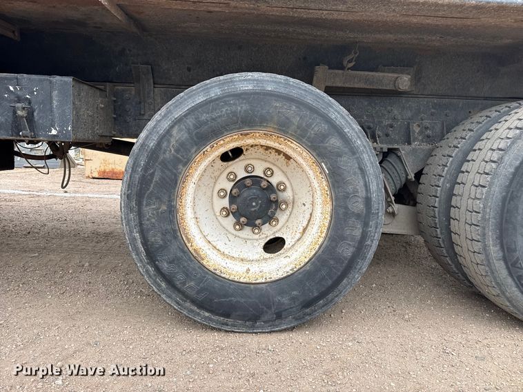 image for item DS6827 2002 International 2554 dump truck