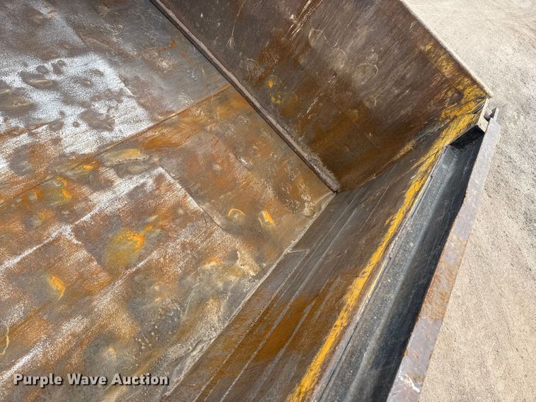 image for item DS6827 2002 International 2554 dump truck