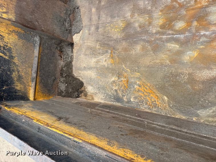 image for item DS6827 2002 International 2554 dump truck
