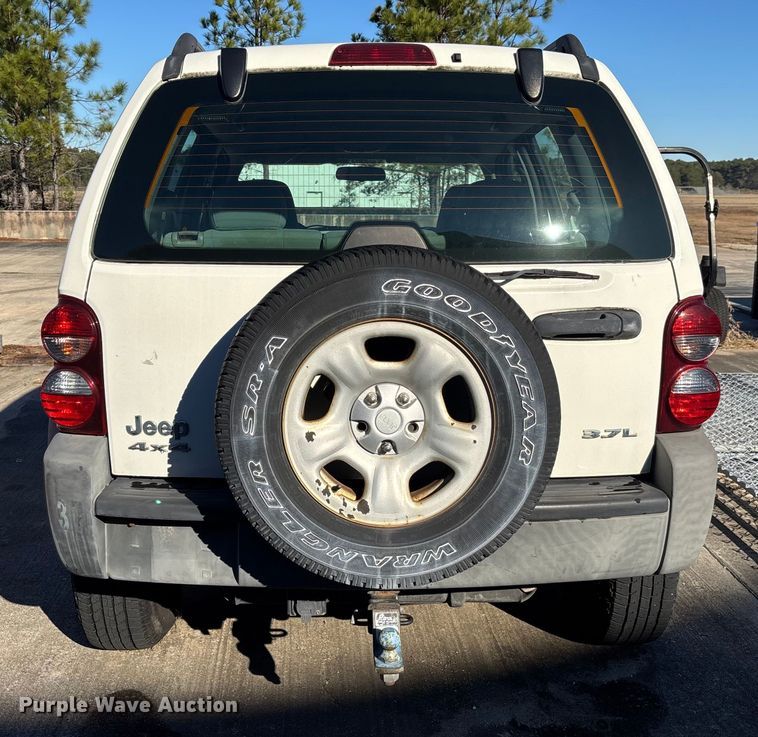 image for item DU0348 2006 Jeep Liberty SUV