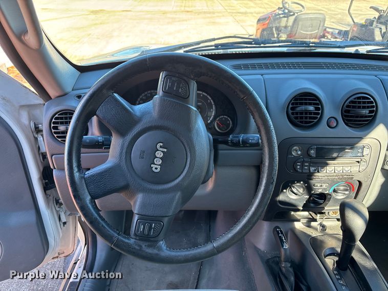 image for item DU0348 2006 Jeep Liberty SUV