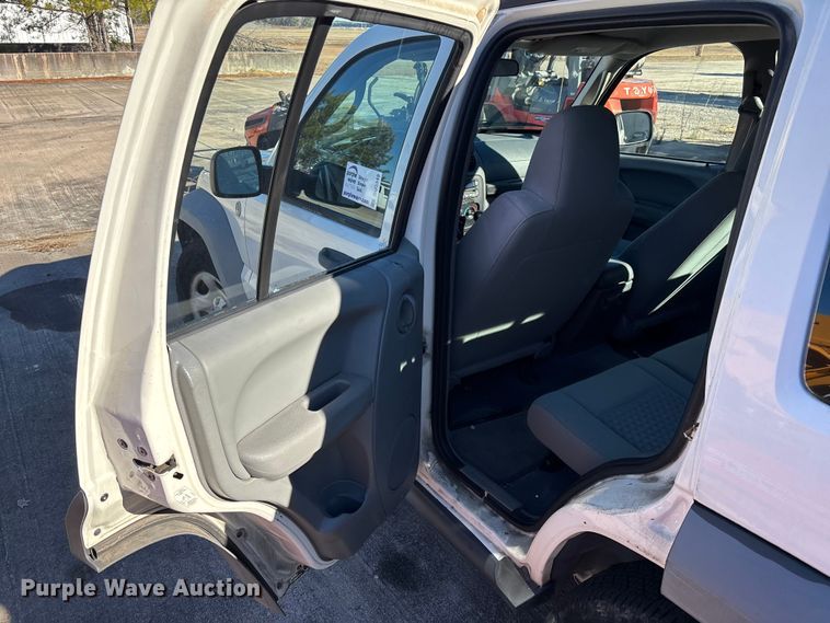 image for item DU0348 2006 Jeep Liberty SUV