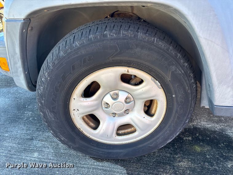 image for item DU0348 2006 Jeep Liberty SUV