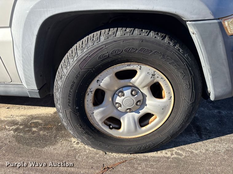 image for item DU0348 2006 Jeep Liberty SUV