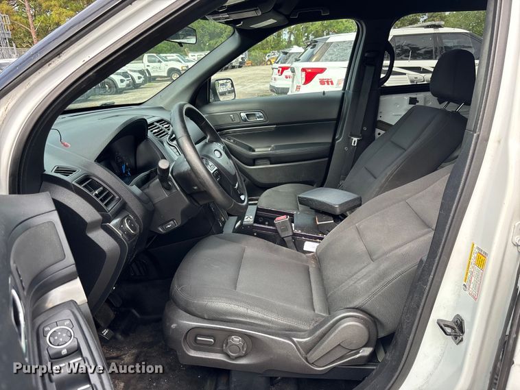 image for item DU0432 2017 Ford Explorer Police SUV