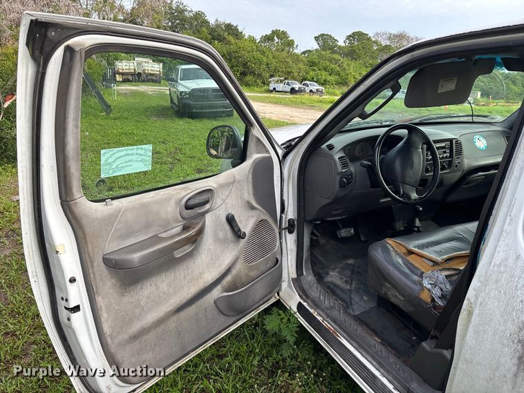 image for item DU6252 2002 Ford F150 Ext. Cab pickup truck