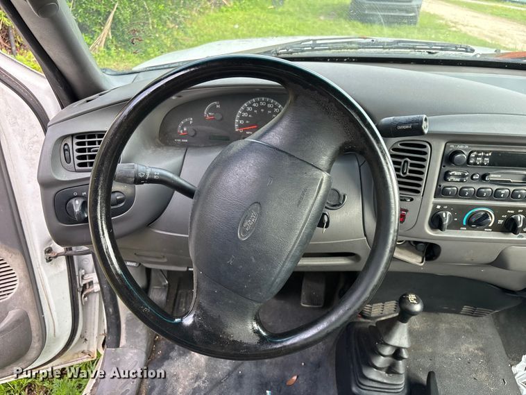 image for item DU6252 2002 Ford F150 Ext. Cab pickup truck