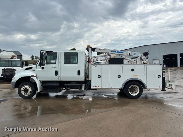 image for item DV4333 2010 International 4300 Crew Cab utility / service truck