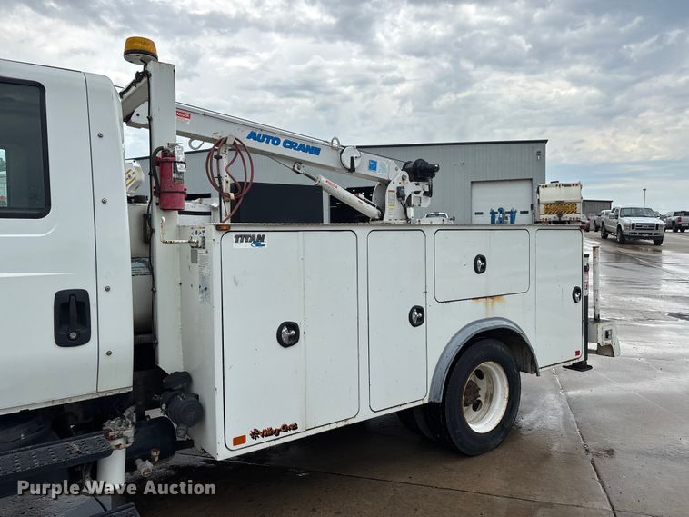 image for item DV4333 2010 International 4300 Crew Cab utility / service truck