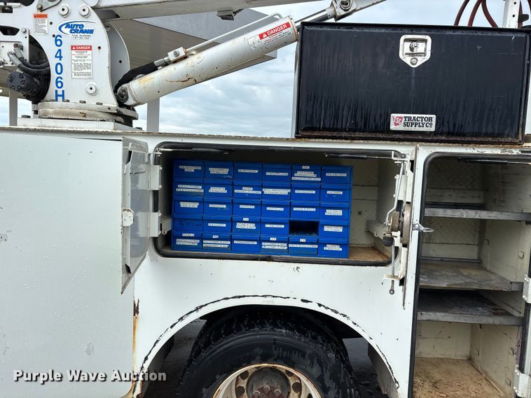image for item DV4333 2010 International 4300 Crew Cab utility / service truck