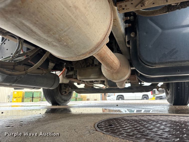 image for item DV4333 2010 International 4300 Crew Cab utility / service truck