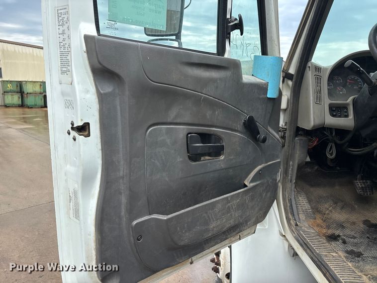 image for item DV4333 2010 International 4300 Crew Cab utility / service truck