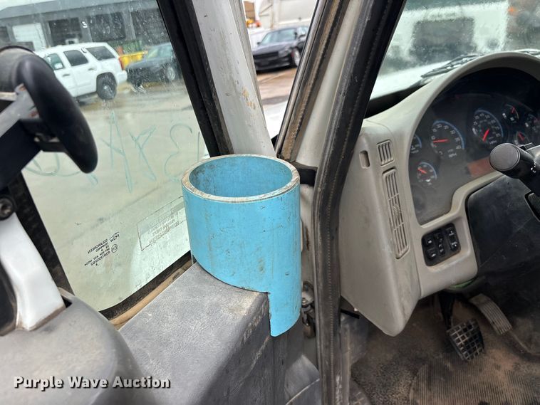 image for item DV4333 2010 International 4300 Crew Cab utility / service truck