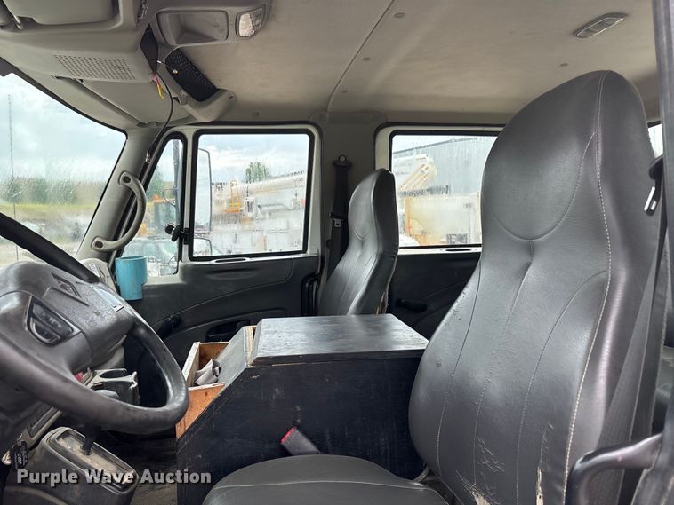 image for item DV4333 2010 International 4300 Crew Cab utility / service truck