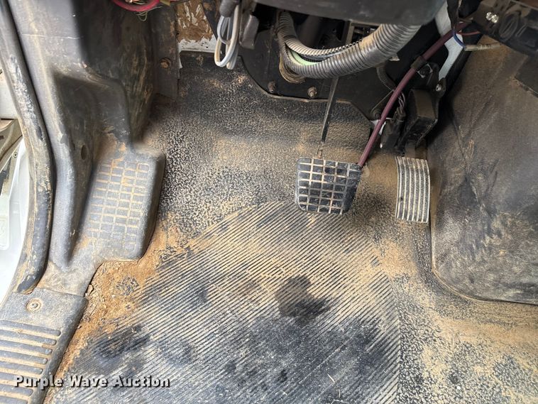 image for item DV4333 2010 International 4300 Crew Cab utility / service truck