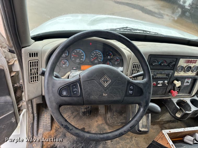 image for item DV4333 2010 International 4300 Crew Cab utility / service truck