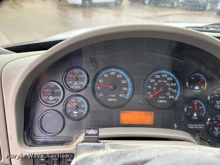 image for item DV4333 2010 International 4300 Crew Cab utility / service truck