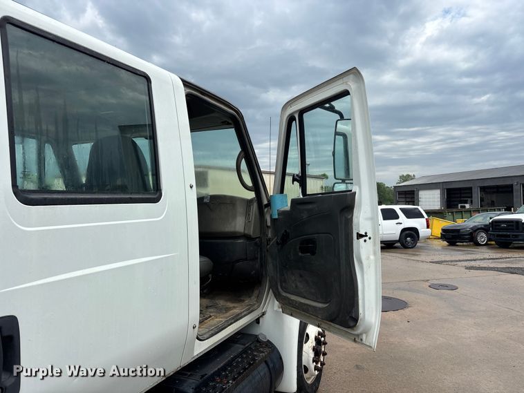 image for item DV4333 2010 International 4300 Crew Cab utility / service truck