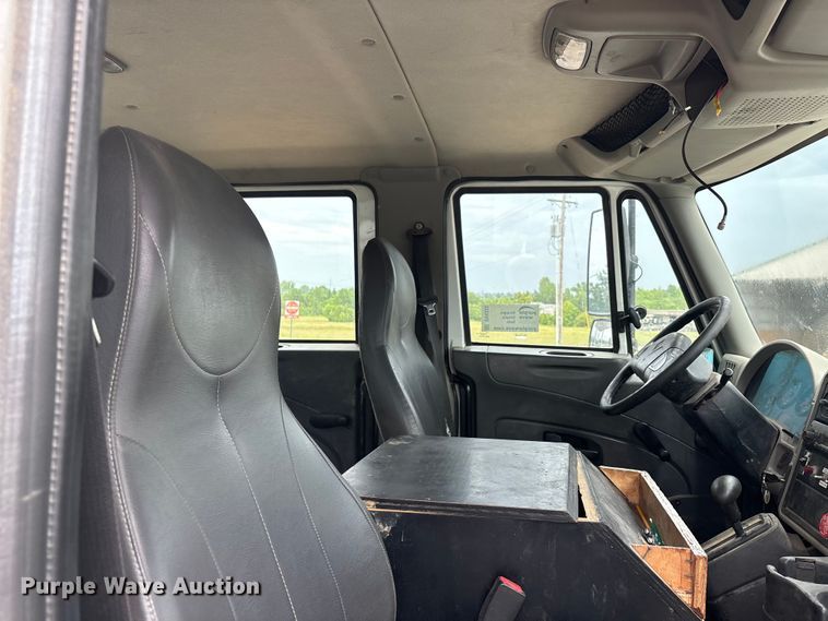 image for item DV4333 2010 International 4300 Crew Cab utility / service truck