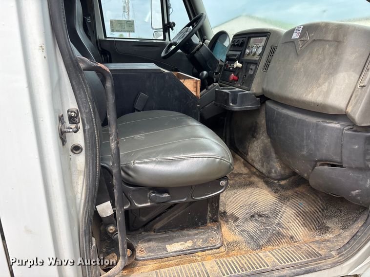 image for item DV4333 2010 International 4300 Crew Cab utility / service truck